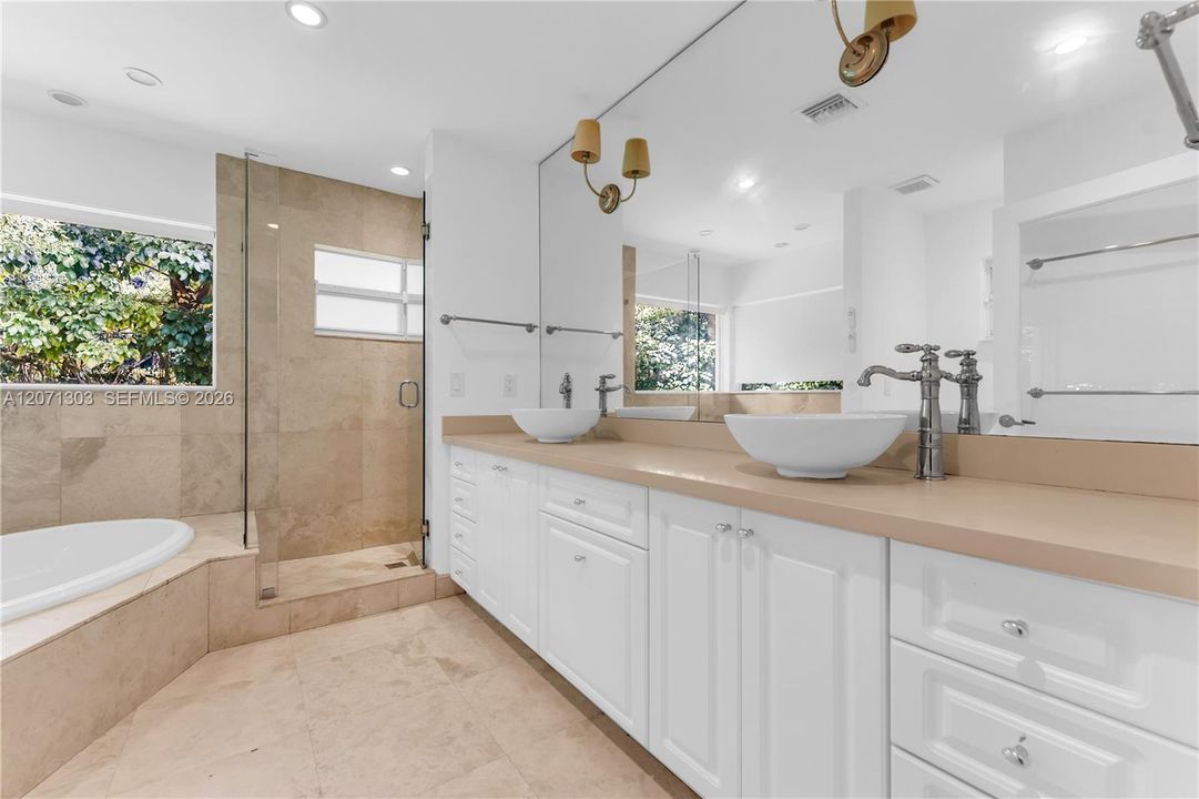 For Sale: $1,850,000 (3 beds, 2 baths, 2247 Square Feet)