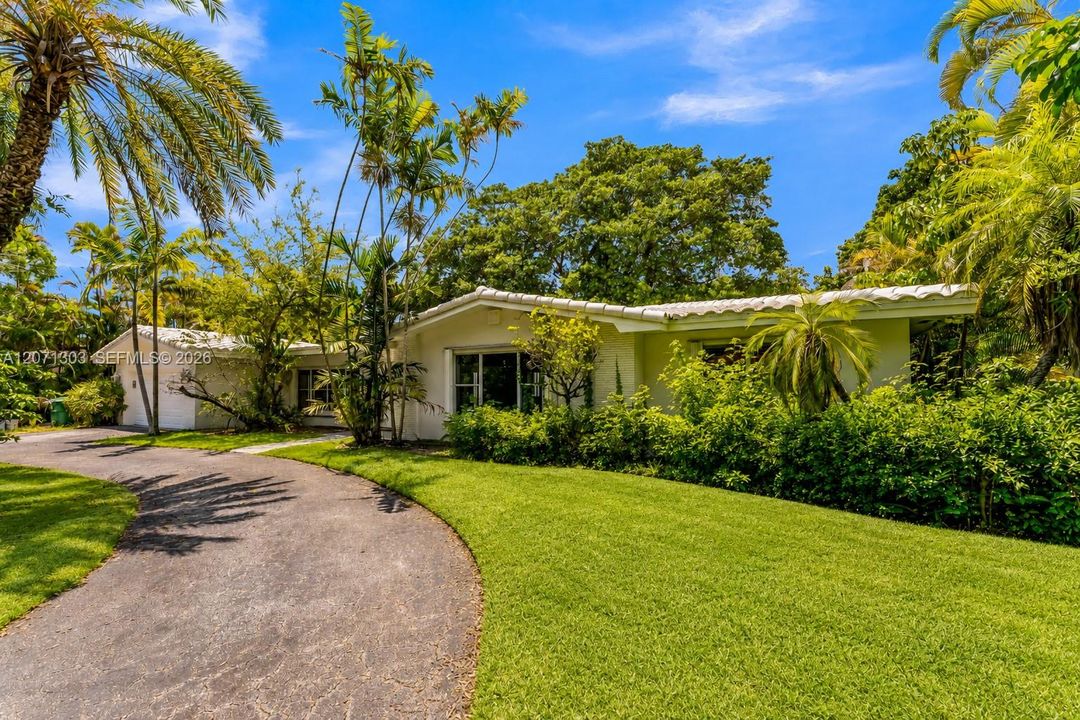 For Sale: $1,850,000 (3 beds, 2 baths, 2247 Square Feet)