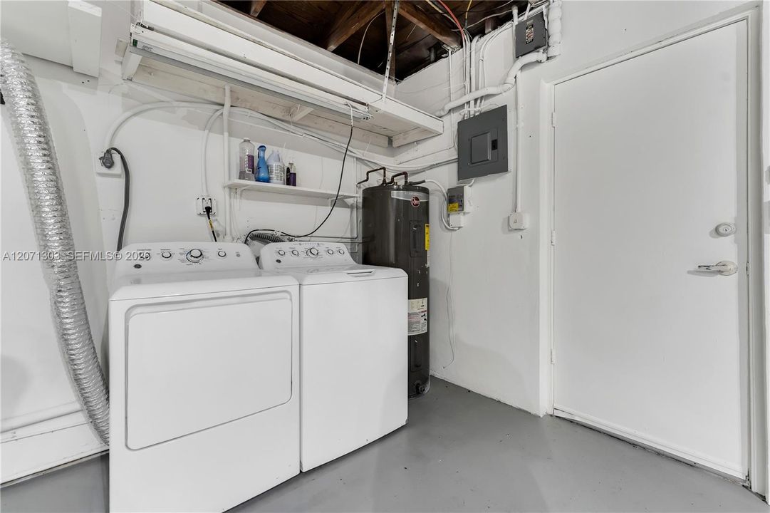For Sale: $1,850,000 (3 beds, 2 baths, 2247 Square Feet)
