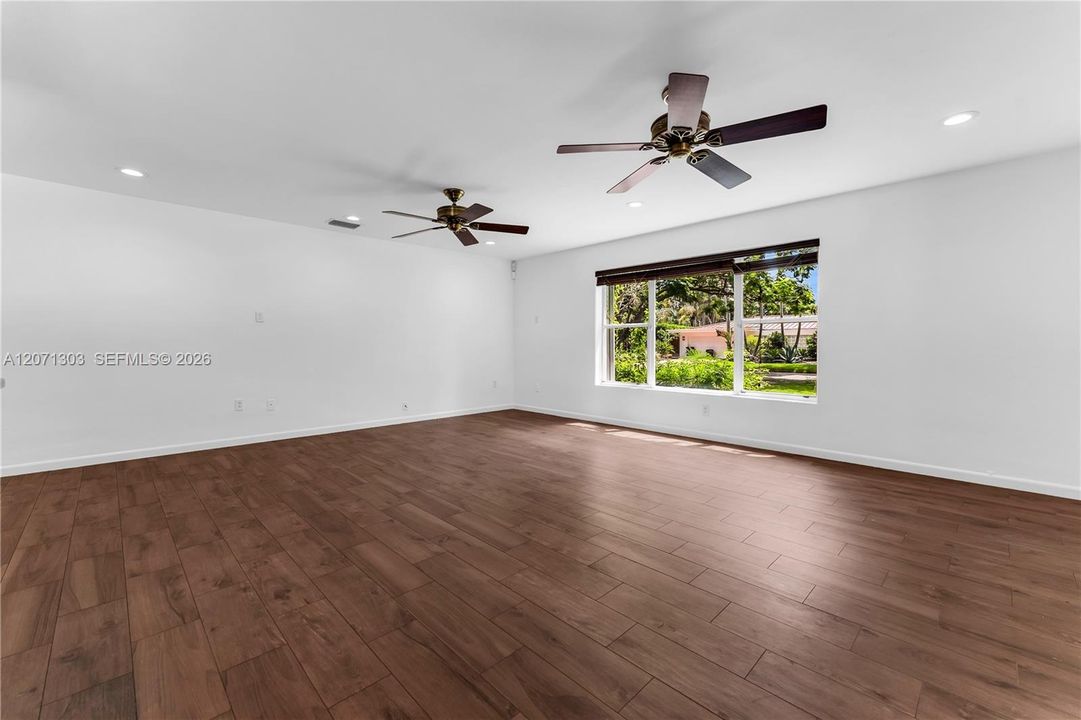 For Sale: $1,850,000 (3 beds, 2 baths, 2247 Square Feet)