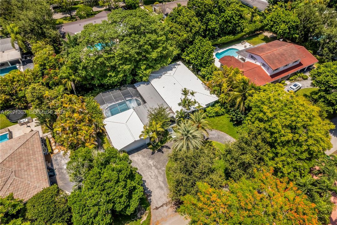 For Sale: $1,850,000 (3 beds, 2 baths, 2247 Square Feet)