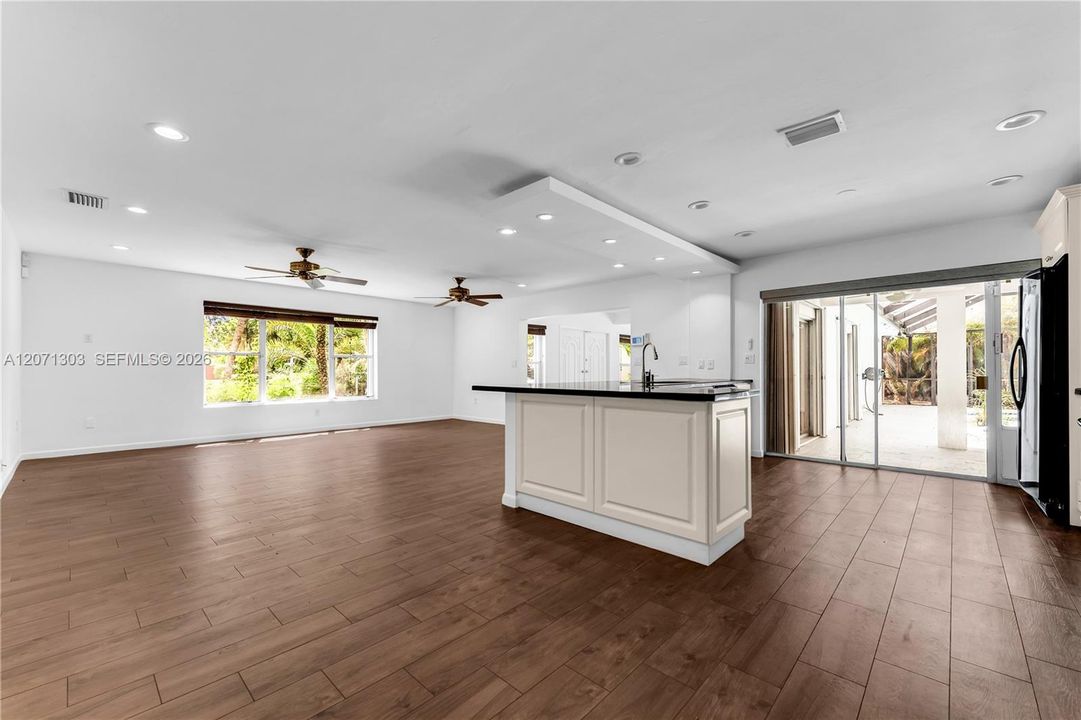 For Sale: $1,850,000 (3 beds, 2 baths, 2247 Square Feet)