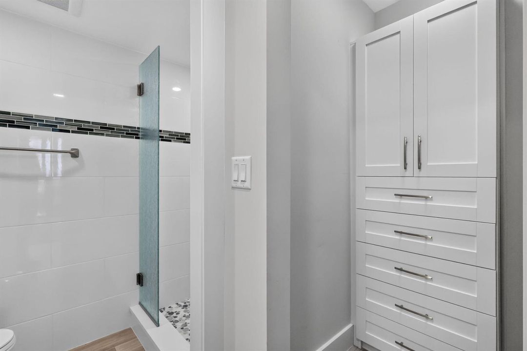 Storage & Shower 3