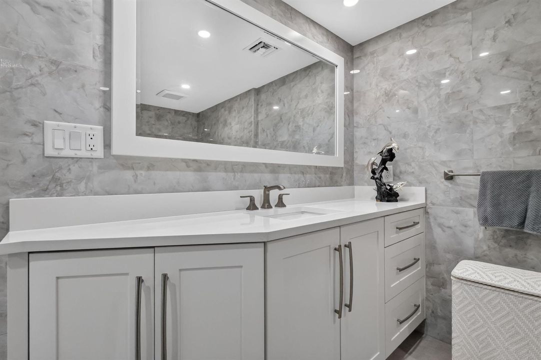 2nd Modern Bath