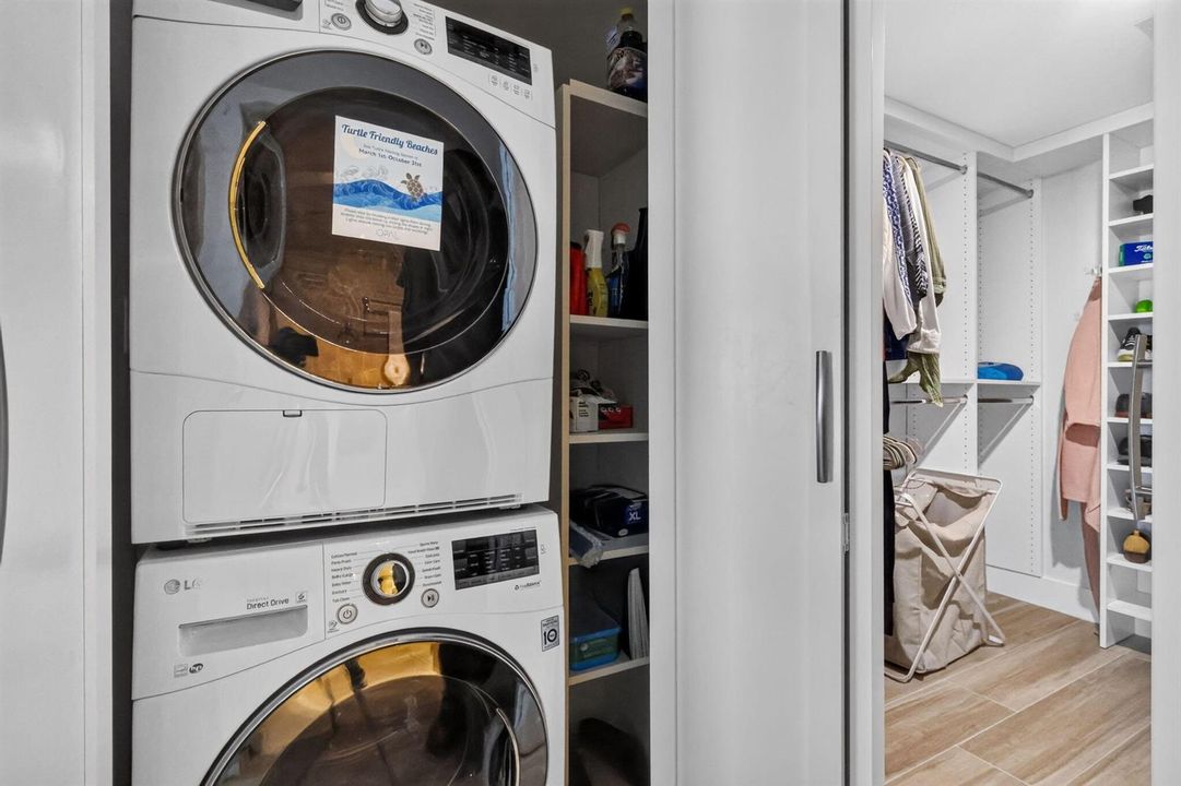Large Stackable Washer:Dryer in MBR + Cl