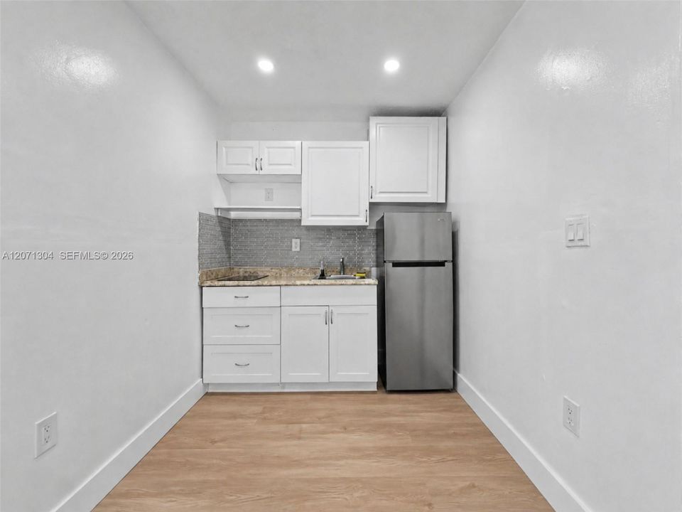 For Sale: $869,000 (5 beds, 4 baths, 2024 Square Feet)