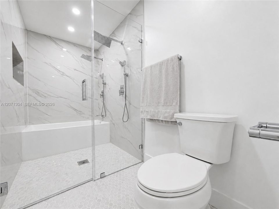 For Sale: $869,000 (5 beds, 4 baths, 2024 Square Feet)
