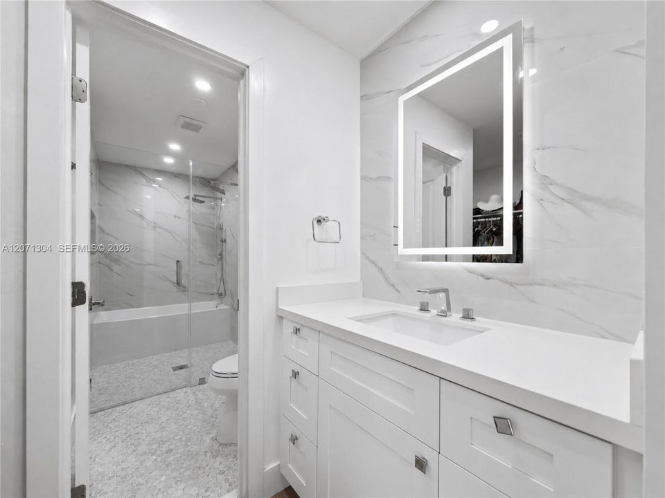 For Sale: $869,000 (5 beds, 4 baths, 2024 Square Feet)