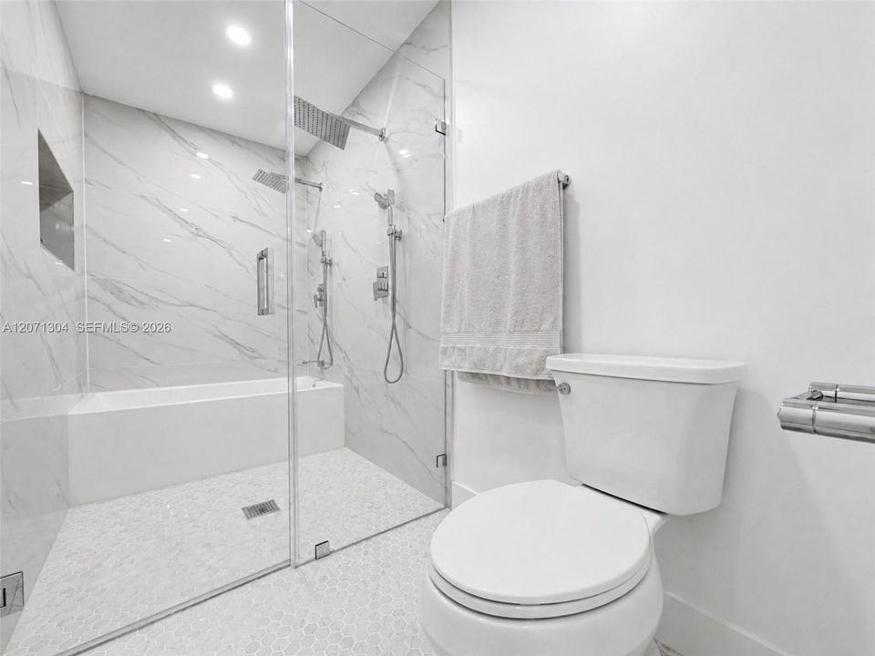 For Sale: $869,000 (5 beds, 4 baths, 2024 Square Feet)