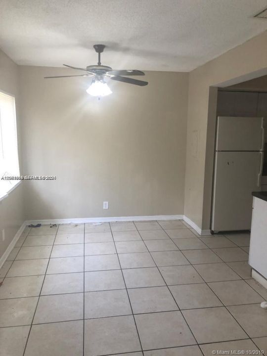 For Rent: $1,850 (2 beds, 1 baths, 944 Square Feet)