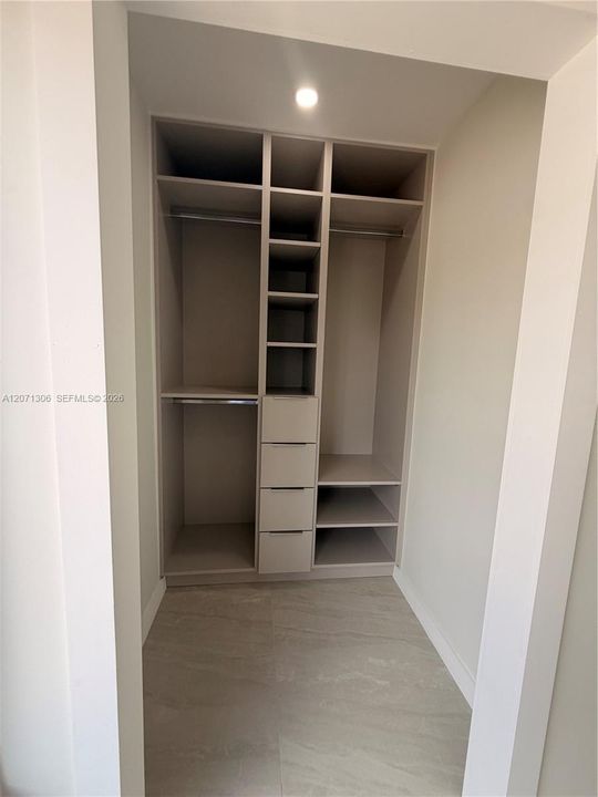 For Rent: $4,900 (3 beds, 2 baths, 1066 Square Feet)