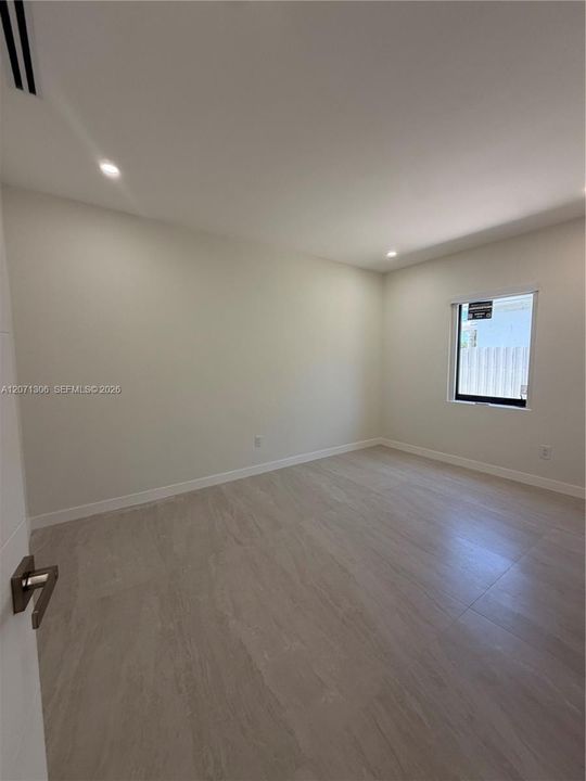 For Rent: $4,900 (3 beds, 2 baths, 1066 Square Feet)