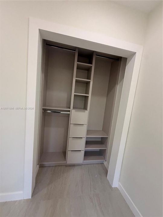 For Rent: $4,900 (3 beds, 2 baths, 1066 Square Feet)