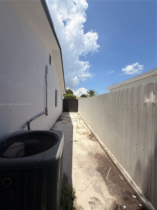 For Rent: $4,900 (3 beds, 2 baths, 1066 Square Feet)