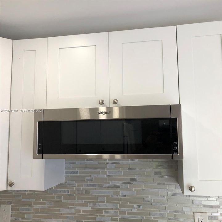 For Rent: $2,600 (2 beds, 2 baths, 967 Square Feet)