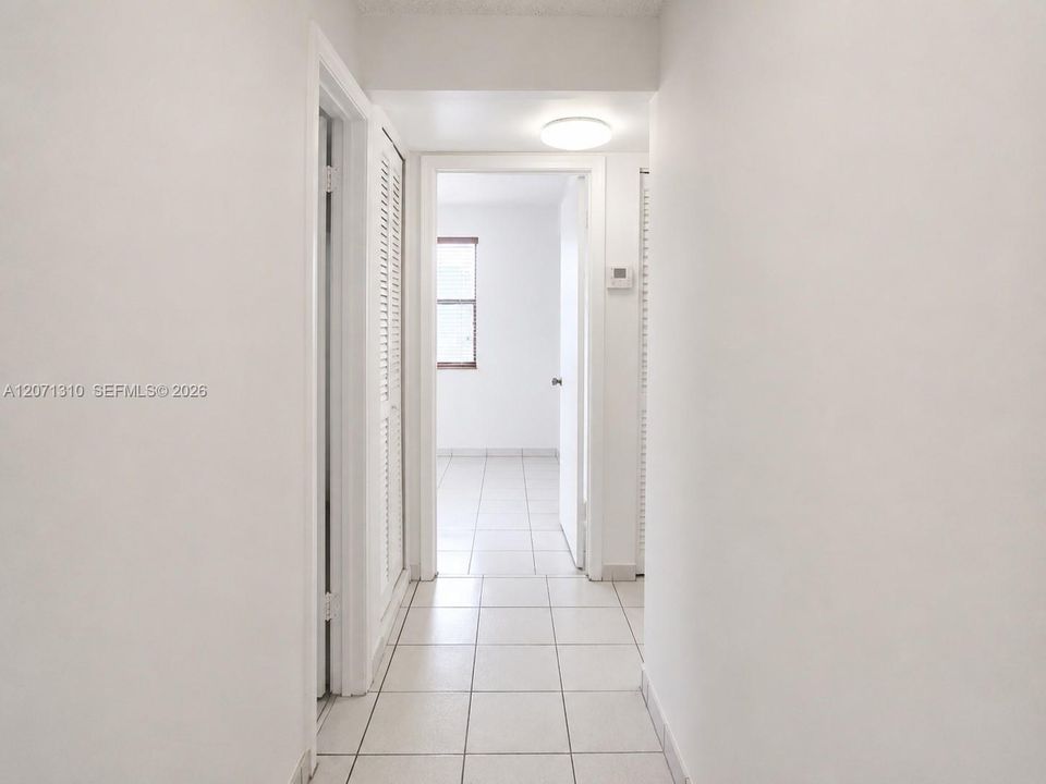 For Sale: $248,000 (2 beds, 2 baths, 750 Square Feet)