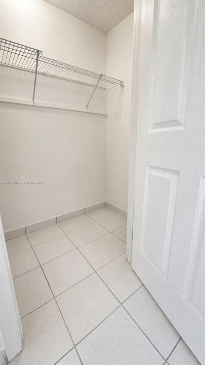For Sale: $248,000 (2 beds, 2 baths, 750 Square Feet)