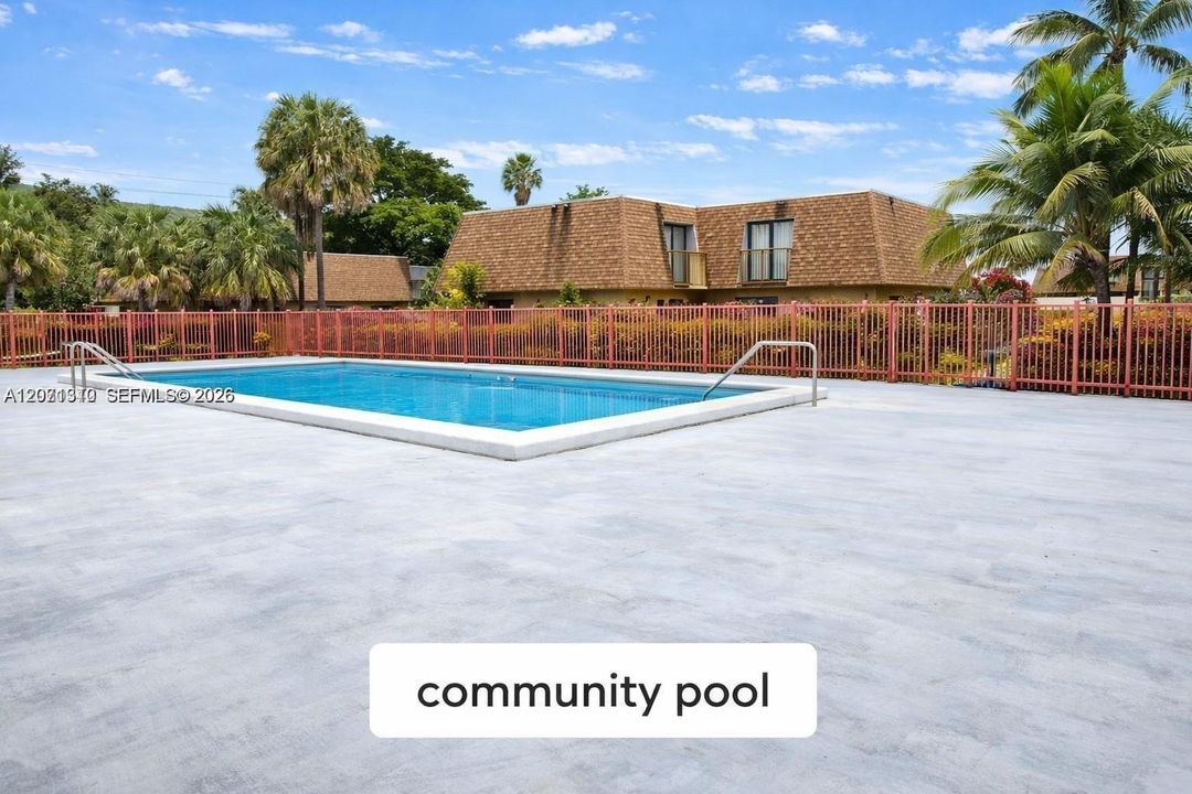 For Sale: $248,000 (2 beds, 2 baths, 750 Square Feet)