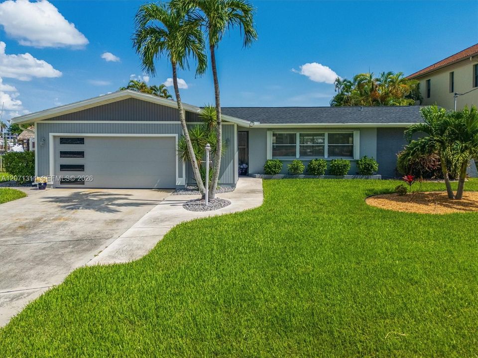For Sale: $1,100,000 (3 beds, 3 baths, 0 Square Feet)