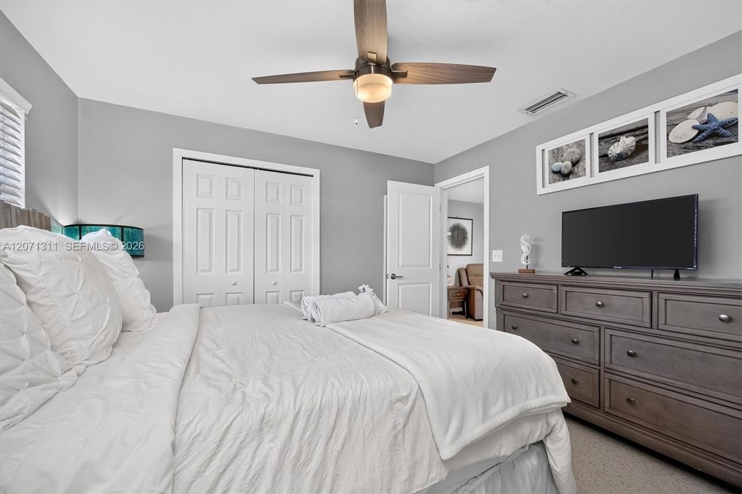 2nd King bedroom w/ensuite bath