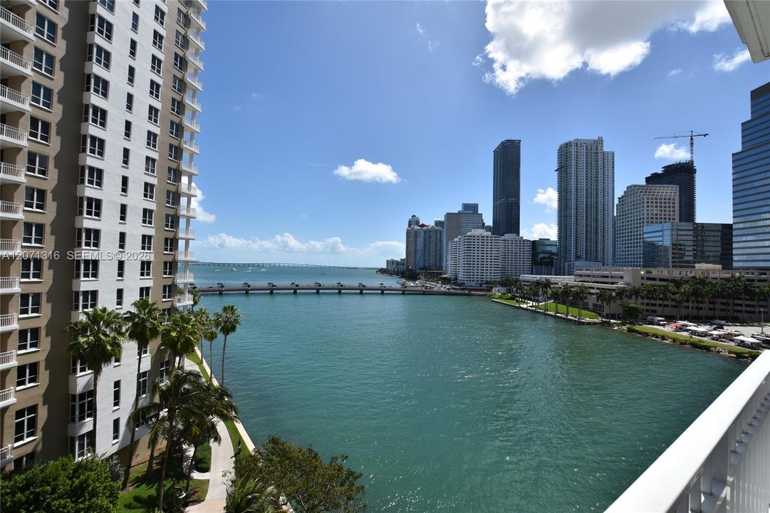 For Rent: $4,975 (2 beds, 2 baths, 1280 Square Feet)