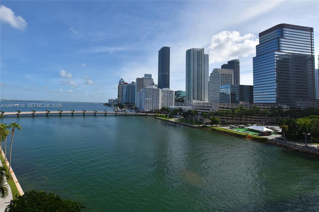 For Rent: $4,975 (2 beds, 2 baths, 1280 Square Feet)
