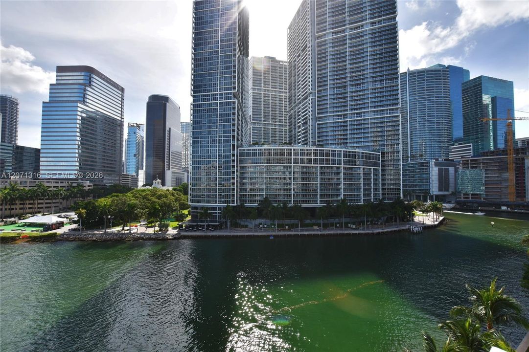 For Rent: $4,975 (2 beds, 2 baths, 1280 Square Feet)