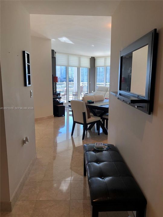 For Rent: $4,975 (2 beds, 2 baths, 1280 Square Feet)
