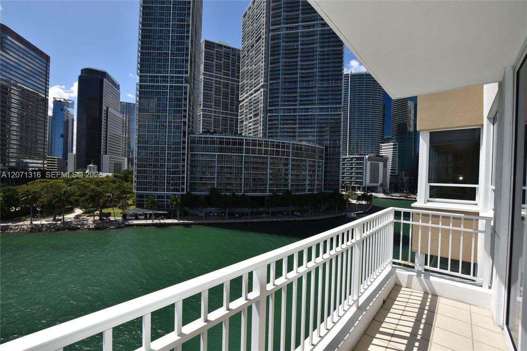 For Rent: $4,975 (2 beds, 2 baths, 1280 Square Feet)