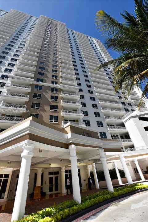 For Rent: $4,975 (2 beds, 2 baths, 1280 Square Feet)