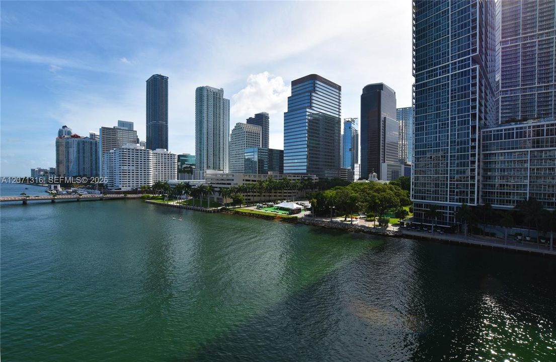 For Rent: $4,975 (2 beds, 2 baths, 1280 Square Feet)