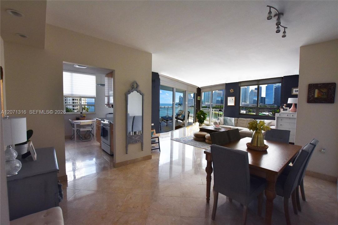 For Rent: $4,975 (2 beds, 2 baths, 1280 Square Feet)