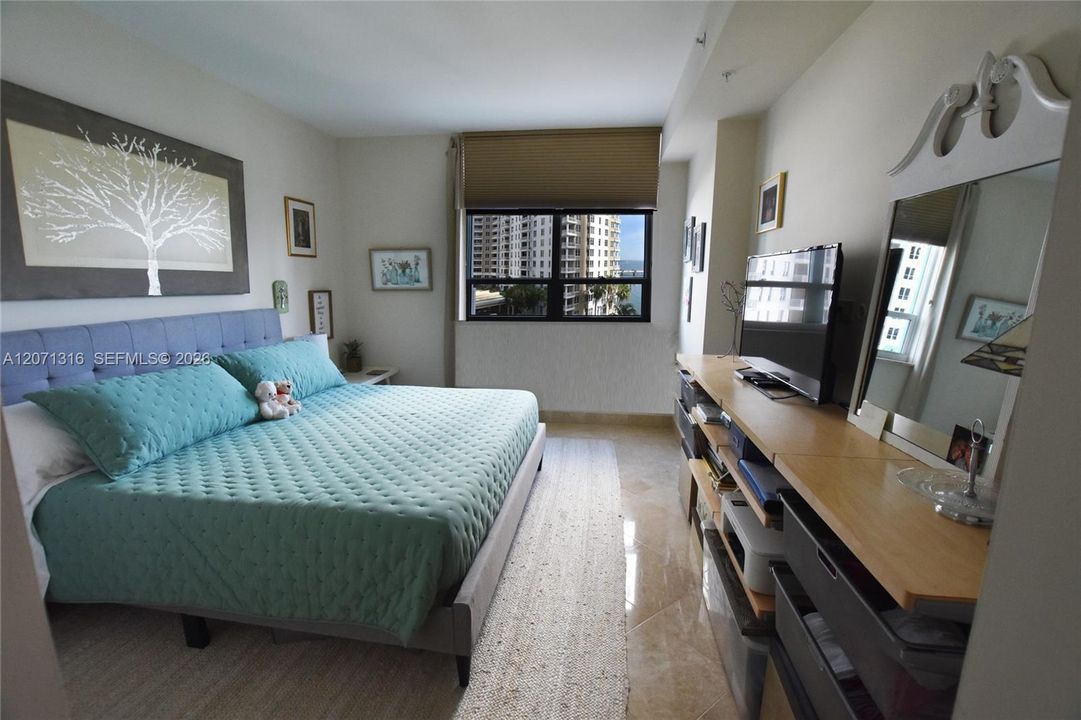 For Rent: $4,975 (2 beds, 2 baths, 1280 Square Feet)