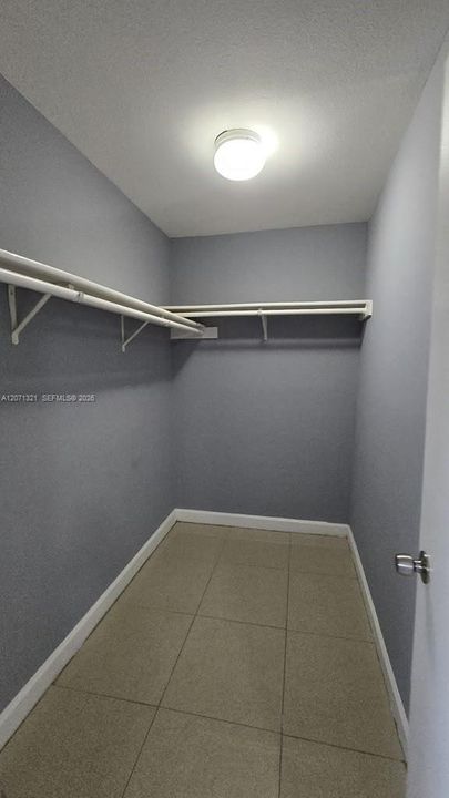 For Rent: $1,950 (2 beds, 2 baths, 900 Square Feet)