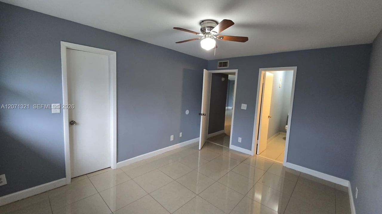 For Rent: $1,950 (2 beds, 2 baths, 900 Square Feet)
