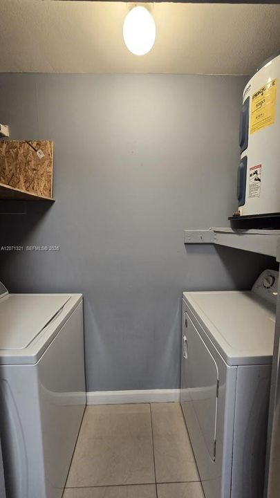 For Rent: $1,950 (2 beds, 2 baths, 900 Square Feet)