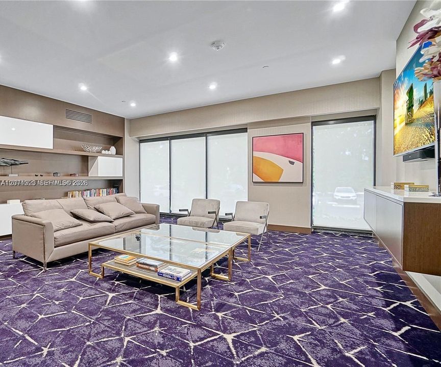 En Venta: $385,000 (2 camas, 2 baños, 1011 Pies cuadrados)