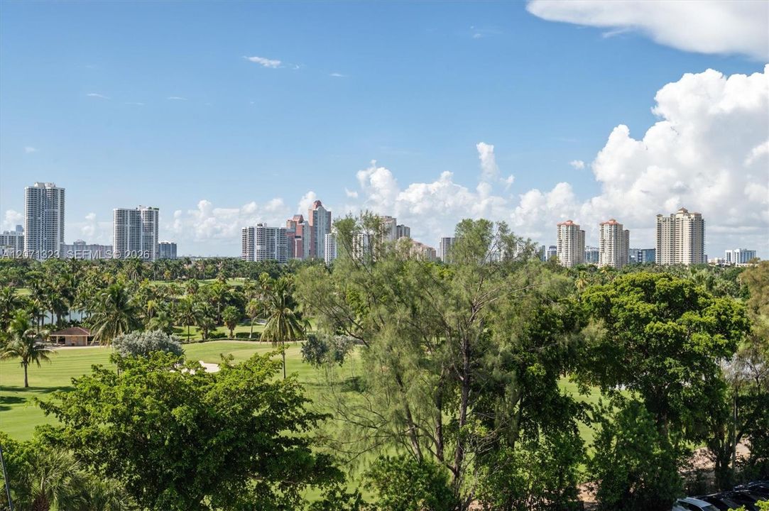 En Venta: $385,000 (2 camas, 2 baños, 1011 Pies cuadrados)