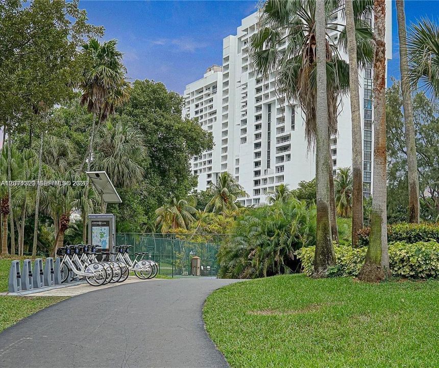 En Venta: $385,000 (2 camas, 2 baños, 1011 Pies cuadrados)