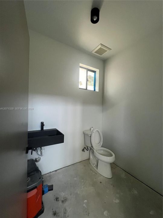 В аренду: $12,000 (0 спален, 0 ванн, 0 Квадратных фут)