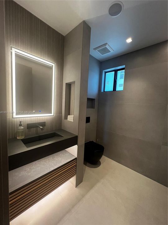 В аренду: $12,000 (0 спален, 0 ванн, 0 Квадратных фут)