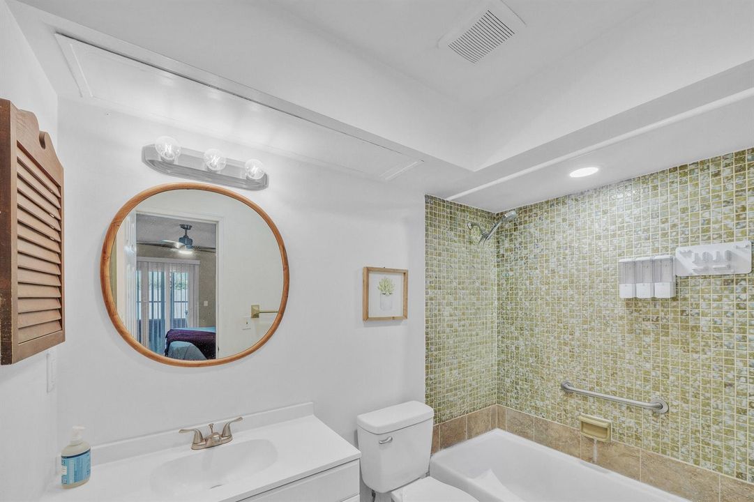 17 Primary Bath