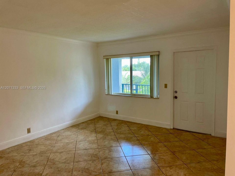 В аренду: $1,995 (2 спален, 1 ванн, 775 Квадратных фут)