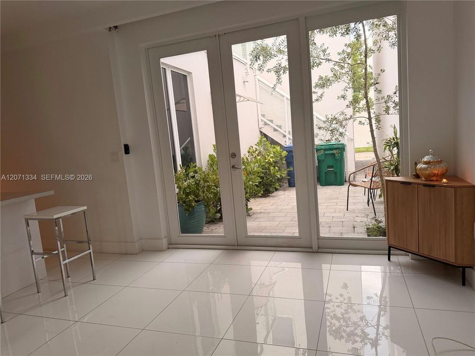For Rent: $5,000 (3 beds, 2 baths, 2600 Square Feet)