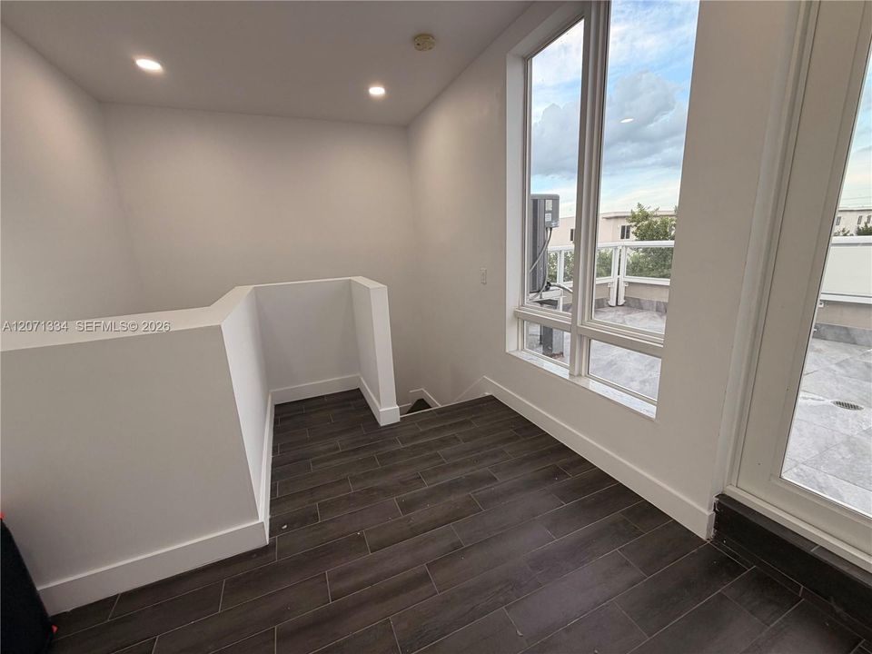 For Rent: $5,000 (3 beds, 2 baths, 2600 Square Feet)