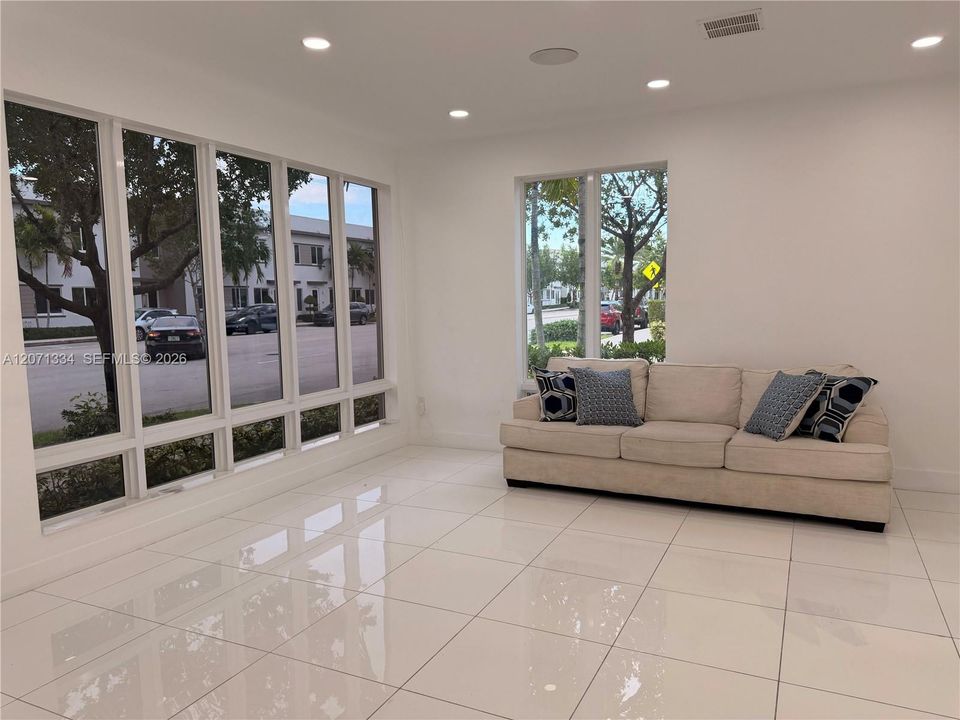 For Rent: $5,000 (3 beds, 2 baths, 2600 Square Feet)