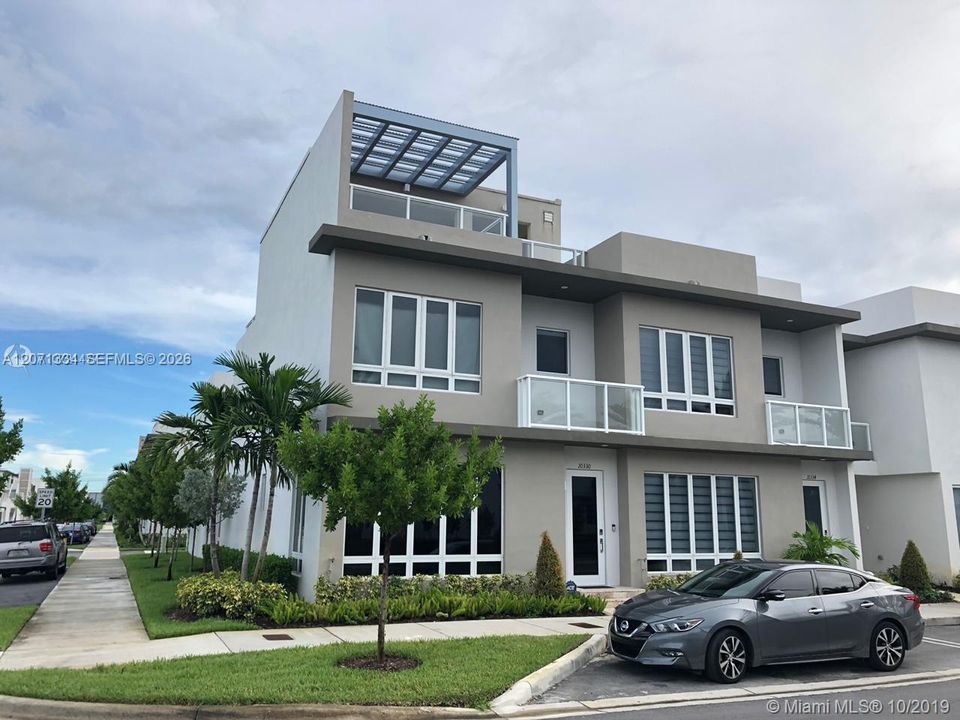 For Rent: $5,000 (3 beds, 2 baths, 2600 Square Feet)