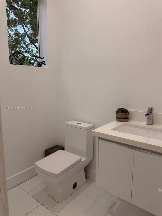 For Rent: $5,000 (3 beds, 2 baths, 2600 Square Feet)
