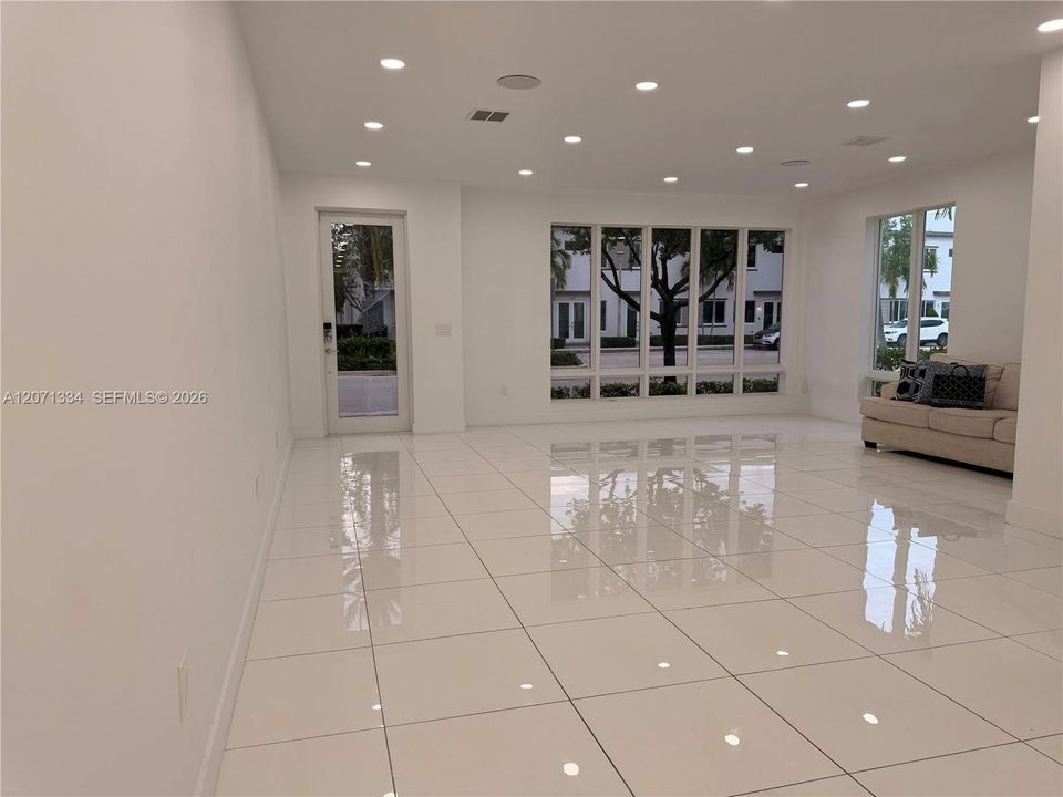 For Rent: $5,000 (3 beds, 2 baths, 2600 Square Feet)