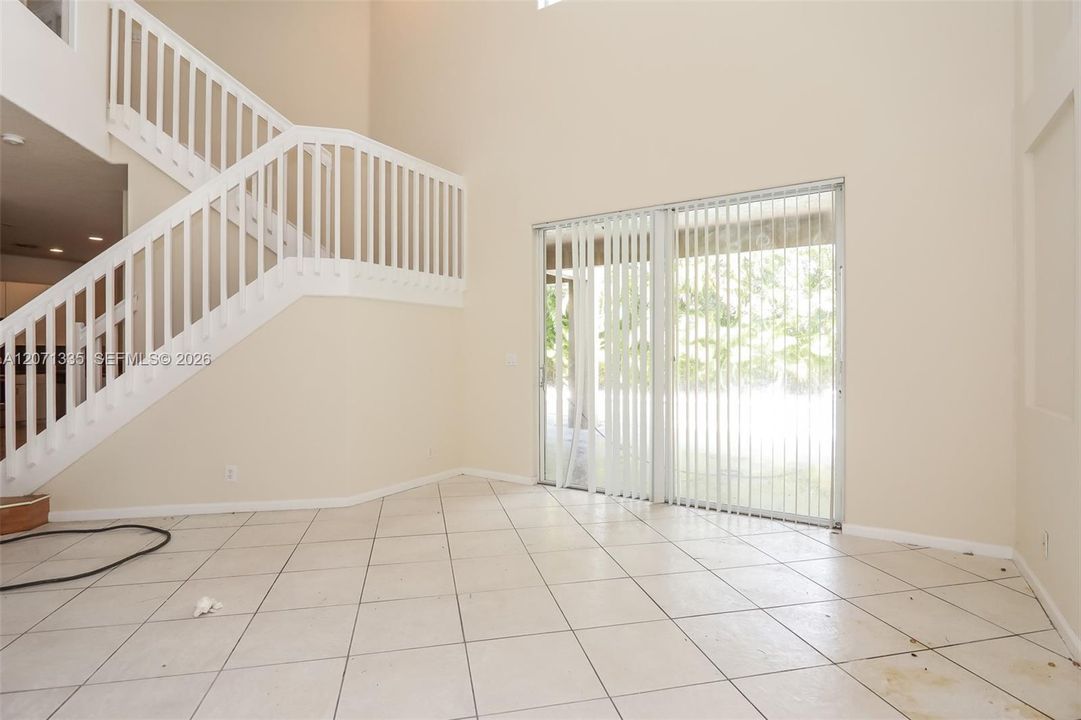 For Rent: $4,615 (6 beds, 4 baths, 3622 Square Feet)